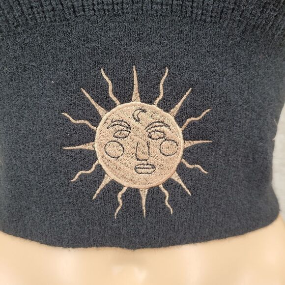 Romwe Black Sun Embroidered  Halter Crop Top Hippie Boho Festival NEW - Picture 3 of 11